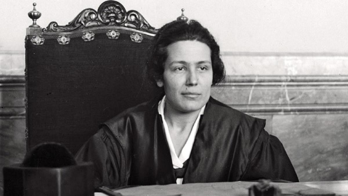 biografía de victoria kent